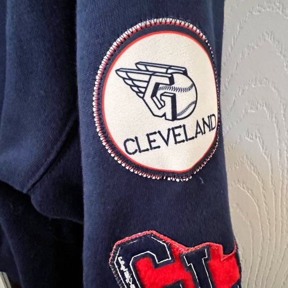 WEAR by Erin Andrews Cleveland Guardians Cropped Hoodie - Picture 6 of 6